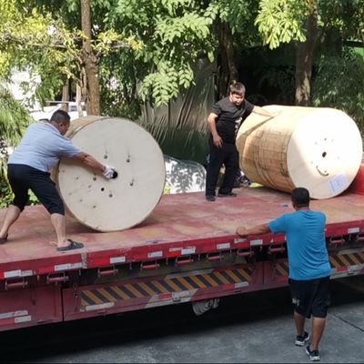 Προμήθειες OEM 144 Κεντρικό ADSS Εξωτερικό Αεροπορικό Αγωγό Οπτικών Φυτών 1KM 2KM 3KM τιμή