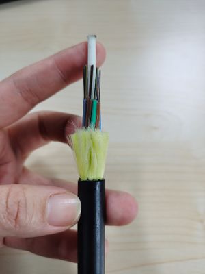 Υπερυψωμένο ενιαίο σακάκι όλη η διηλεκτρική αυτοφερόμενη έκταση 200m 12 24 ADSS οπτικό καλώδιο Fibra 48 πυρήνων